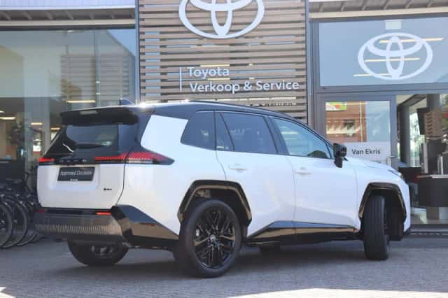 Toyota RAV4 (2026) thumbnail 2