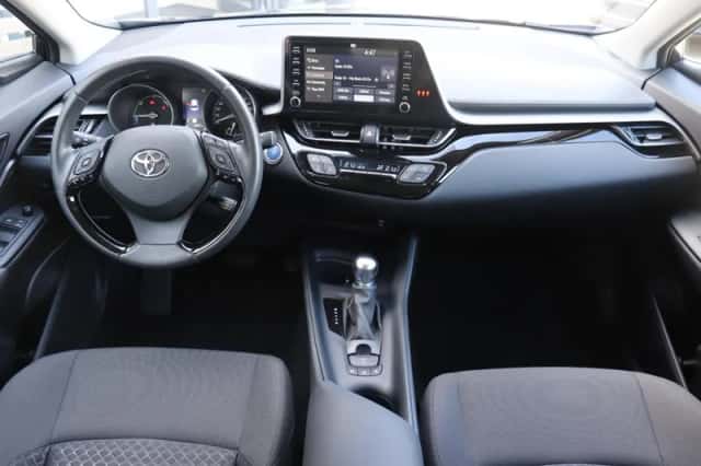 Toyota C-HR (2023) thumbnail 4