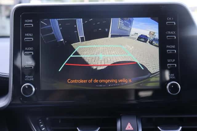 Toyota C-HR (2023) thumbnail 6