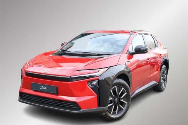 Toyota bZ4X (2025) thumbnail 1