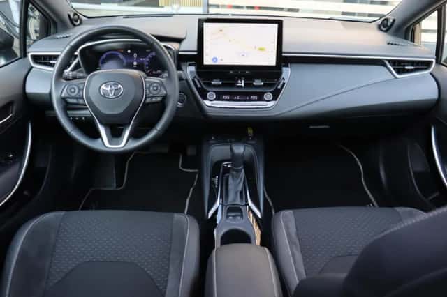 Toyota Corolla (2024) thumbnail 4