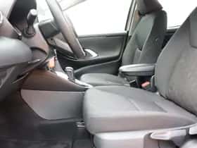Toyota Yaris (2025) thumbnail 14