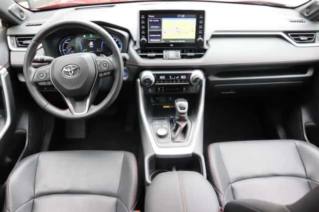 Toyota RAV4 (2022) thumbnail 4