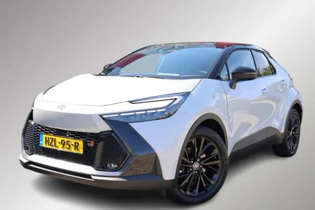 Toyota C-HR (2025) thumbnail 1