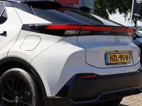 Toyota C-HR (2025) thumbnail 18