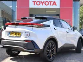 Toyota C-HR (2025) thumbnail 9