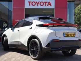 Toyota C-HR (2025) thumbnail 10