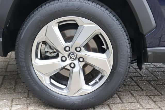 Toyota RAV4 (2019) thumbnail 3