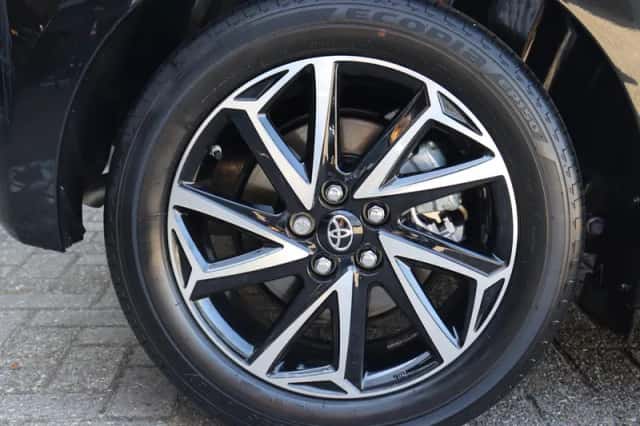 Toyota Yaris (2024) thumbnail 3