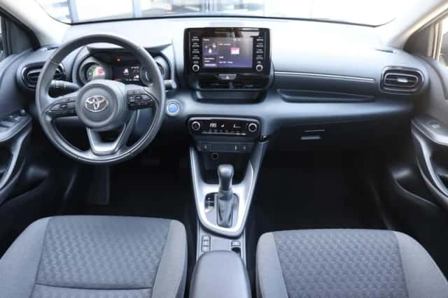 Toyota Yaris (2024) thumbnail 4