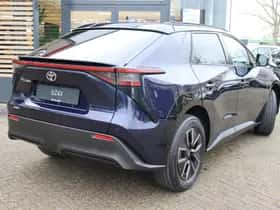 Toyota bZ4X (2026) thumbnail 2