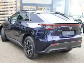 Toyota bZ4X (2026) thumbnail 3