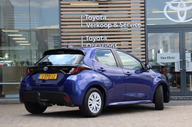 Toyota Yaris (2020) thumbnail 2