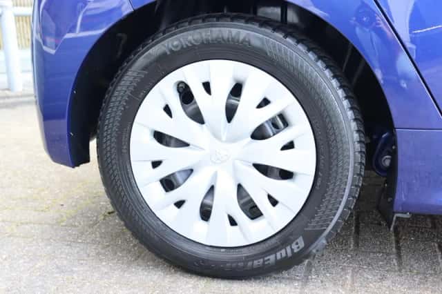 Toyota Yaris (2020) thumbnail 4