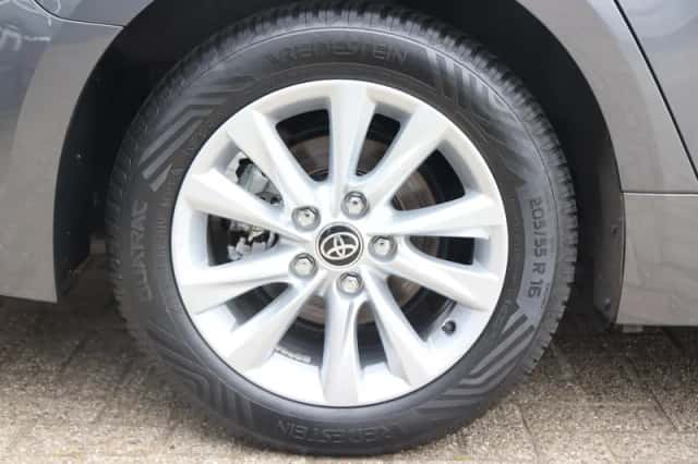 Toyota Corolla (2024) thumbnail 3