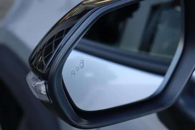 Toyota Yaris Cross (2025) thumbnail 4