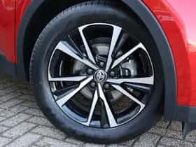 Toyota C-HR (2025) thumbnail 3