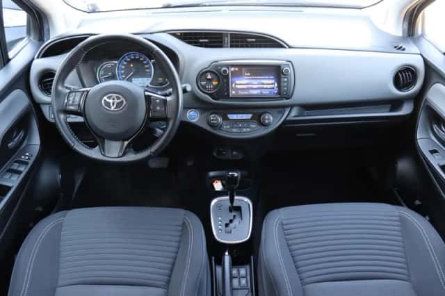 Toyota Yaris (2016) thumbnail 4