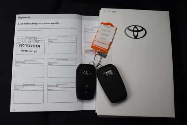Toyota Corolla (2025) thumbnail 5