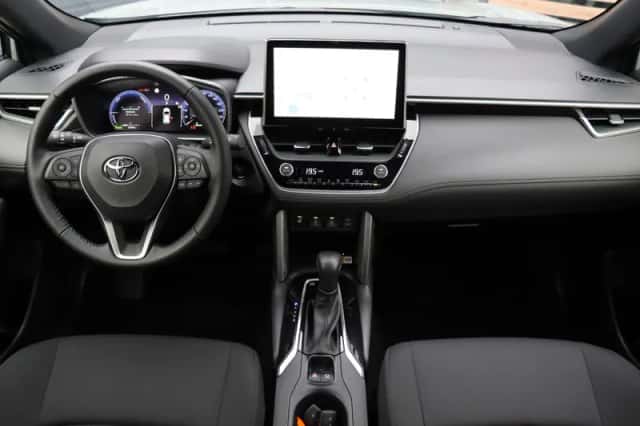 Toyota Corolla (2025) thumbnail 2