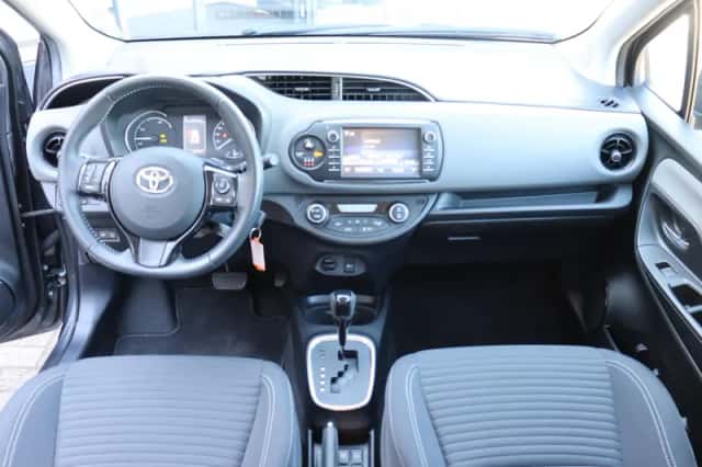 Toyota Yaris (2020) thumbnail 4