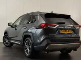 Toyota RAV4 (2022) thumbnail 3