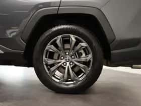 Toyota RAV4 (2022) thumbnail 6