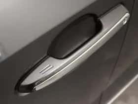 Toyota RAV4 (2022) thumbnail 8