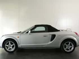 Toyota MR2 (2002) thumbnail 11