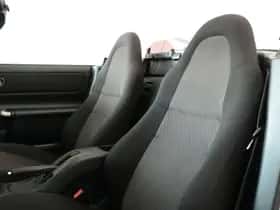 Toyota MR2 (2002) thumbnail 15