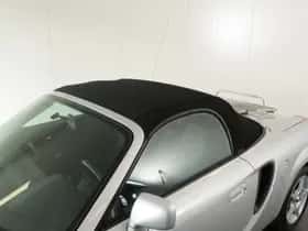 Toyota MR2 (2002) thumbnail 18