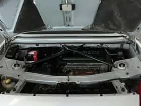 Toyota MR2 (2002) thumbnail 28