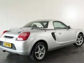 Toyota MR2 (2002) thumbnail 4