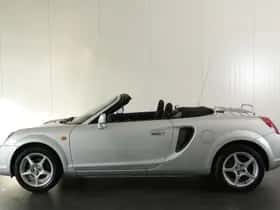 Toyota MR2 (2002) thumbnail 10