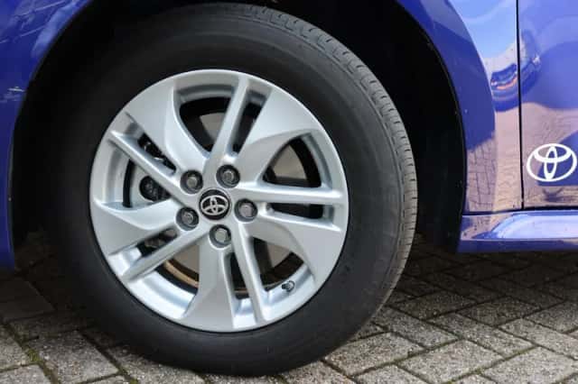 Toyota Yaris (2025) thumbnail 3