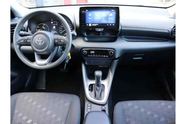 Toyota Yaris (2025) thumbnail 4