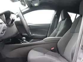 Toyota C-HR (2019) thumbnail 25