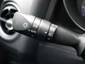 Toyota Auris (2018) thumbnail 18
