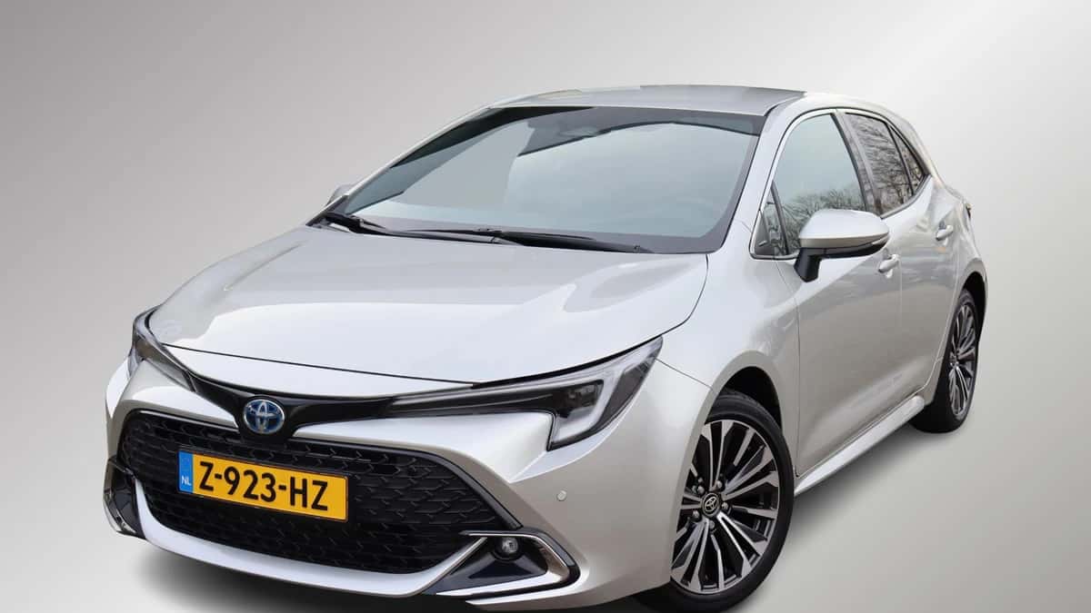 Toyota Corolla (2024) — foto 1