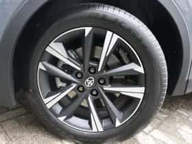 Toyota C-HR (2026) thumbnail 8