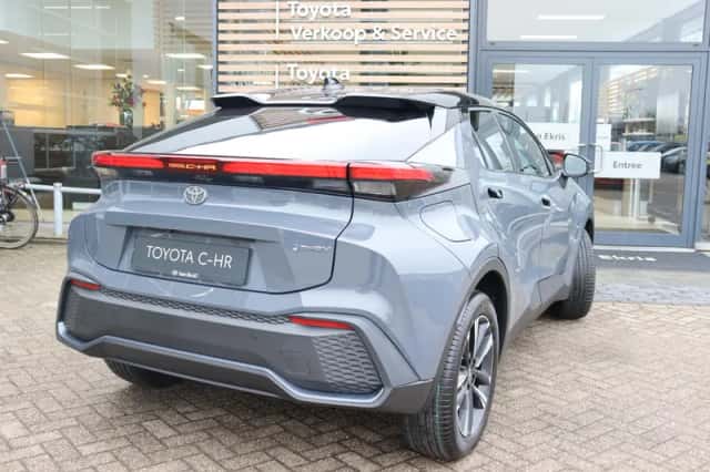 Toyota C-HR (2026) thumbnail 4