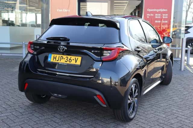 Toyota Yaris (2025) thumbnail 2