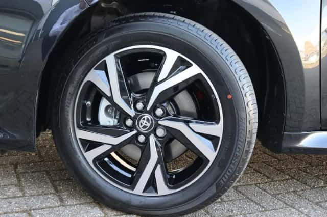 Toyota Yaris (2025) thumbnail 3