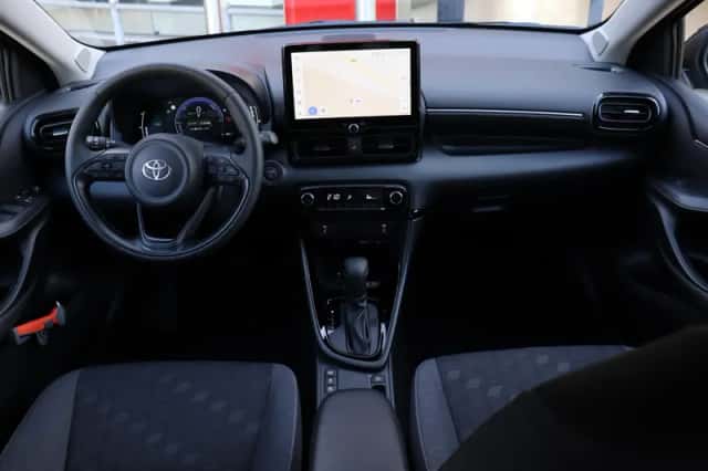 Toyota Yaris (2025) thumbnail 4