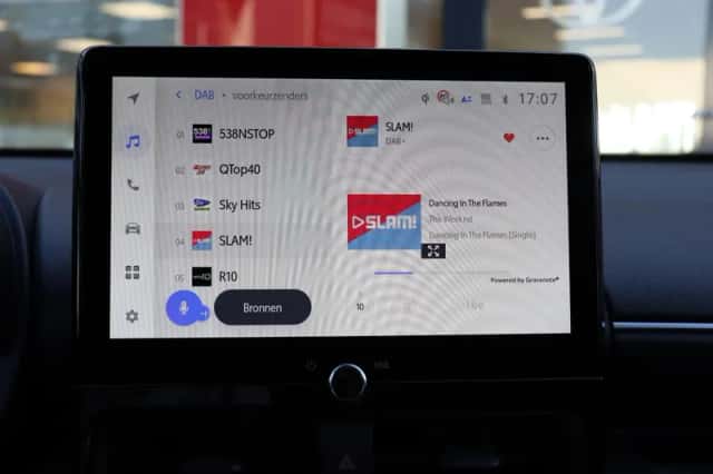 Toyota Yaris (2025) thumbnail 6