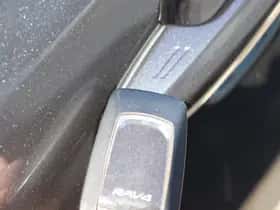Toyota RAV4 (2022) thumbnail 8