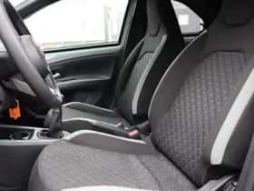 Toyota Aygo X (2024) thumbnail 24