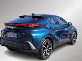 Toyota C-HR (2025) thumbnail 2