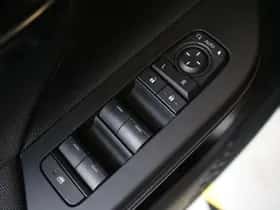 Toyota C-HR (2025) thumbnail 19