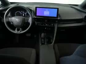 Toyota C-HR (2025) thumbnail 3